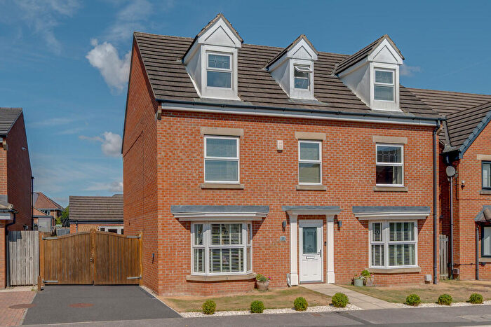 6 Bedroom Detached House For Sale In Fern View, Gomersal, BD19
