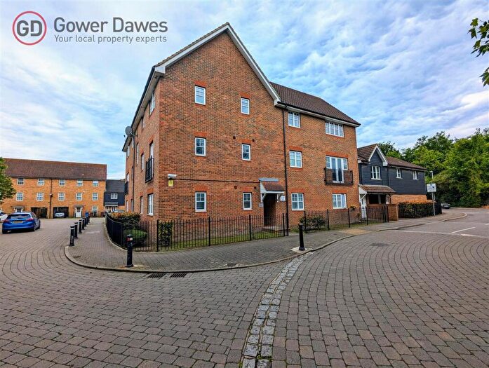 2 Bedroom Apartment For Sale In Caspian Way, Purfleet-on-Thames, RM19