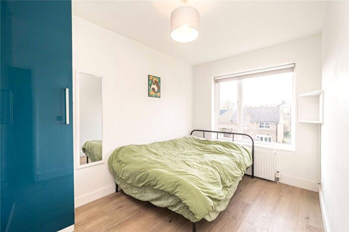1 Bedroom Flat For Sale In Hillyard Street, London, SW9