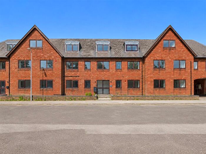 2 Bedroom Apartment To Rent In Greenham Road, Newbury, Berkshire, RG14