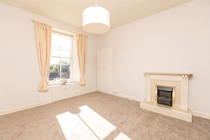 2 Bedroom Flat To Rent In Portland Street, Edinburgh, EH6