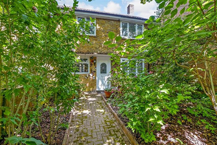3 Bedroom End Terrace House For Sale In Union Street, Canterbury, Kent, CT1