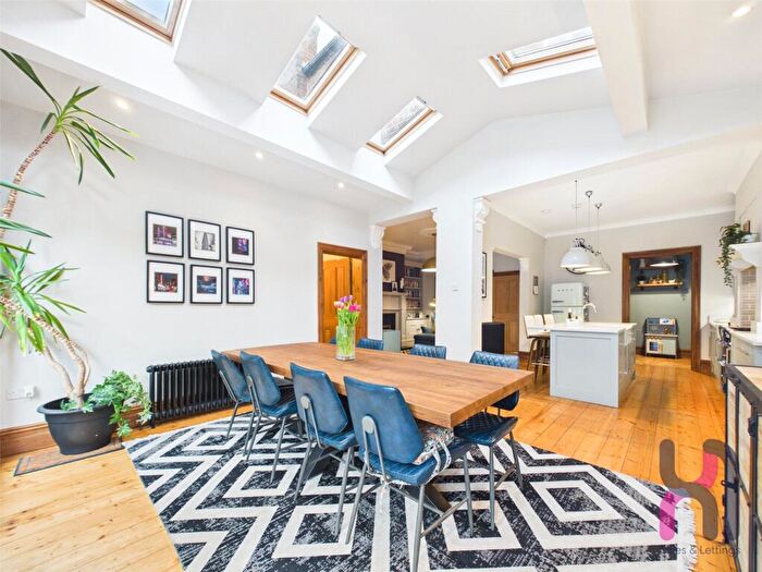 4 Bedroom Semi Detached House To Rent In Claremont Road, Salford, M6