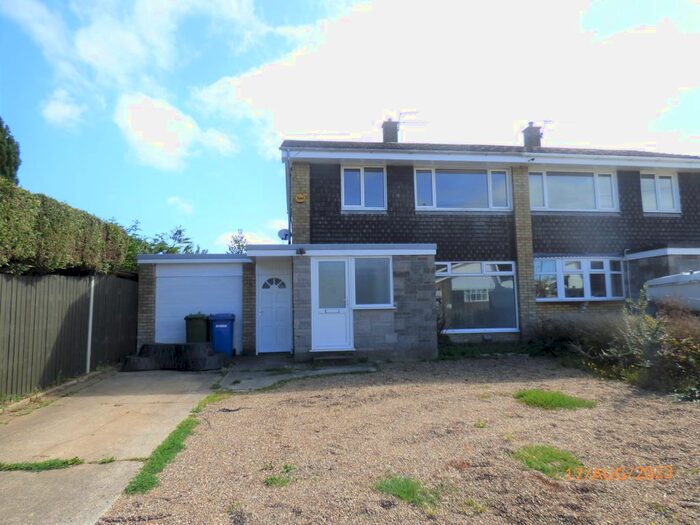 3 Bedroom Semi-Detached House To Rent In Gloucester Avenue, Lowestoft, NR32