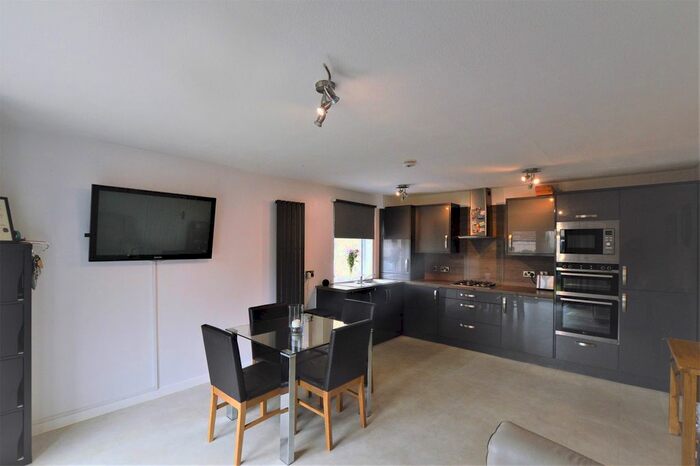 3 Bedroom End Of Terrace House For Sale In Busbiehead, Girdle Toll, Irvine, KA11