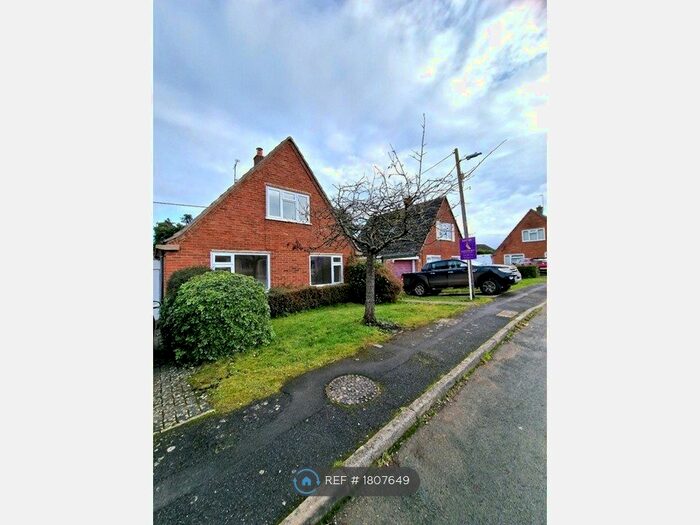 3 Bedroom Detached House To Rent In Glevum Close, Purton, Swindon, SN5