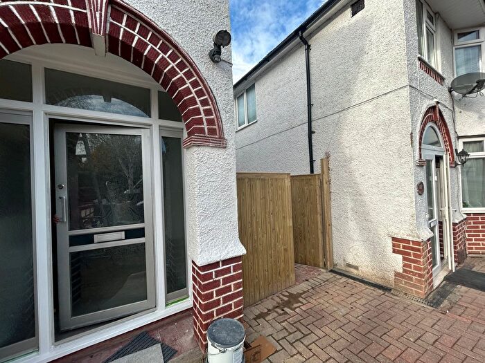 3 Bedroom Property To Rent In Between Towns Road, Cowley, Oxford, OX4