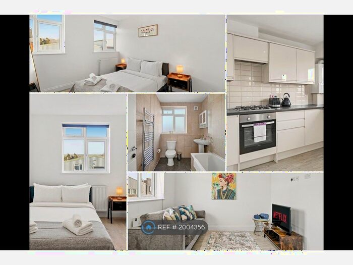 2 Bedroom Flat To Rent In Ellum House, Uxbridge, UB8