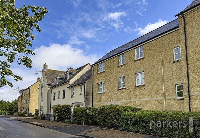 2 Bedroom Apartment For Sale In Elmhurst Way, Shilton Park, Carterton, Oxfordshire, OX18