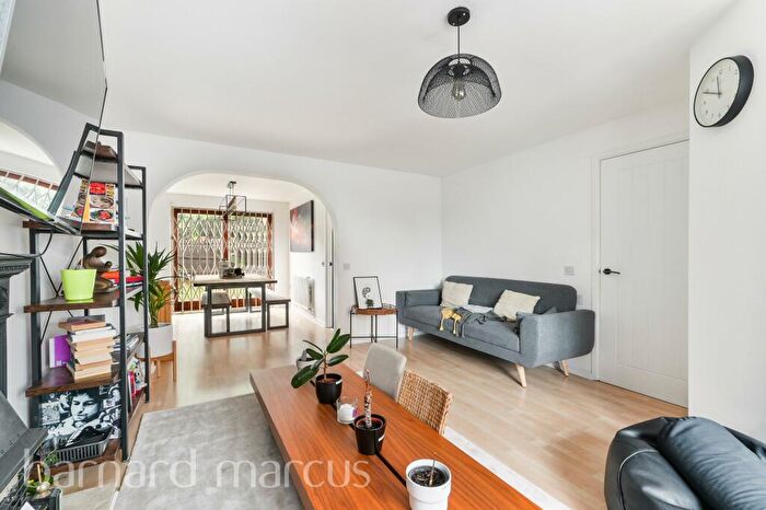 4 Bedroom Semi-Detached House To Rent In Heathfield Drive, Mitcham, CR4