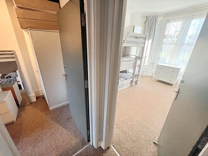 6 Bedroom Terraced House For Sale In Taff Embankment, Grangetown, Cardiff, CF11