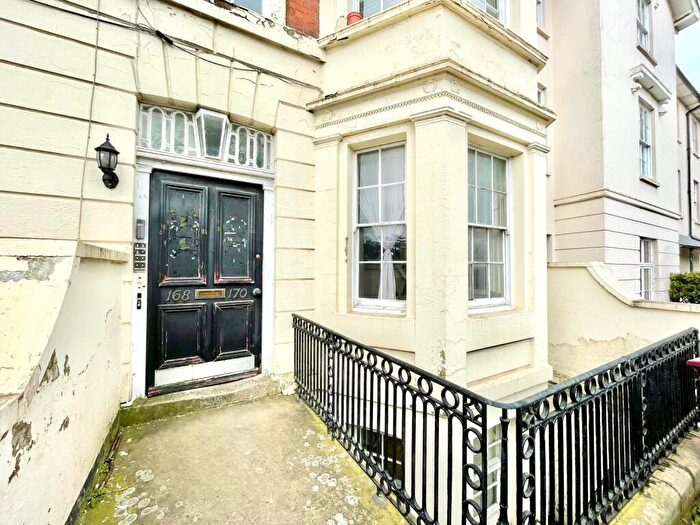 1 Bedroom Apartment To Rent In Castle Hill, Reading, Berkshire, RG1