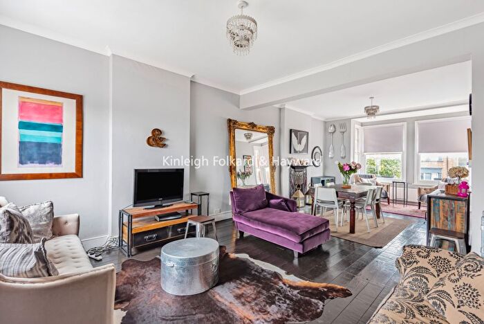 3 Bedroom Flat To Rent In Sarre Road, London, NW2