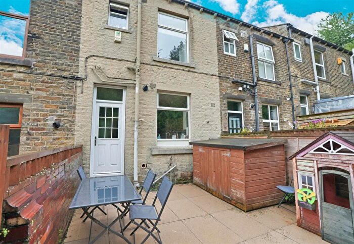 2 Bedroom Terraced House For Sale In Crimble Close, Halifax, HX3