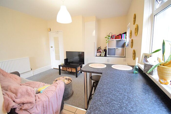1 Bedroom Flat To Rent In Pontcanna, Cardiff, CF11