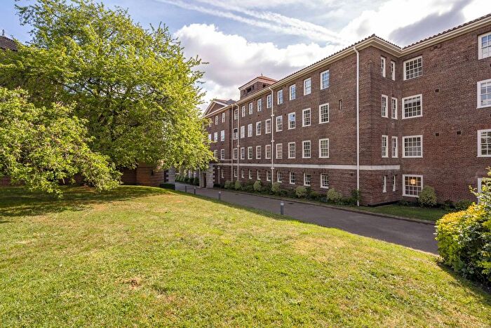2 Bedroom Flat For Sale In Scott Avenue, Southfields, London, SW15