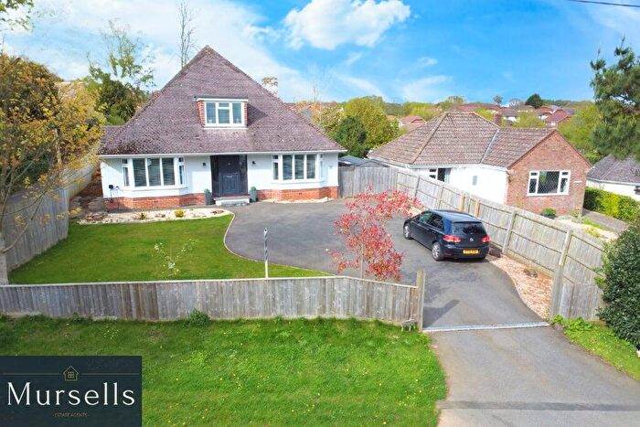 5 Bedroom Chalet For Sale In Deans Drove, Lytchett Matravers, Poole, BH16