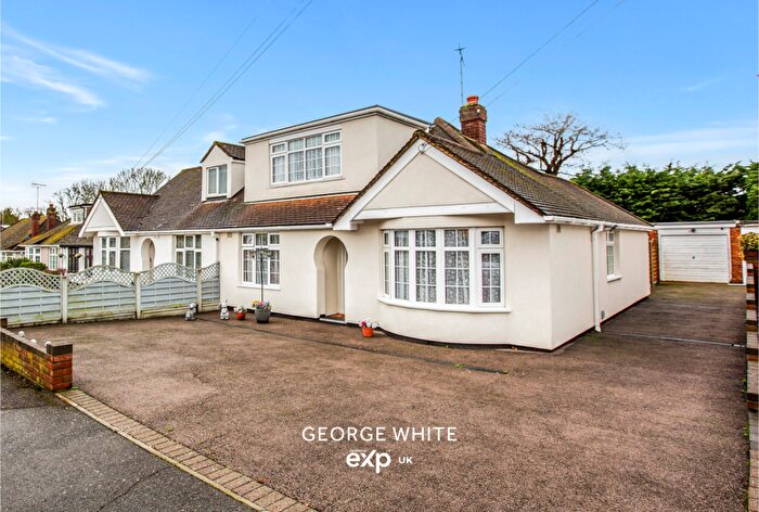 4 Bedroom Semi-Detached House For Sale In Clyde Crescent, Rayleigh, SS6