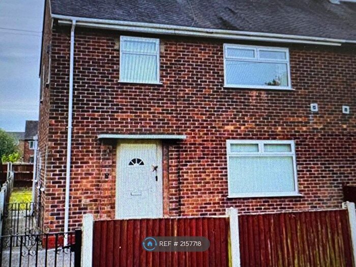 3 Bedroom Semi-Detached House To Rent In Thaxted Walk, Manchester, M22