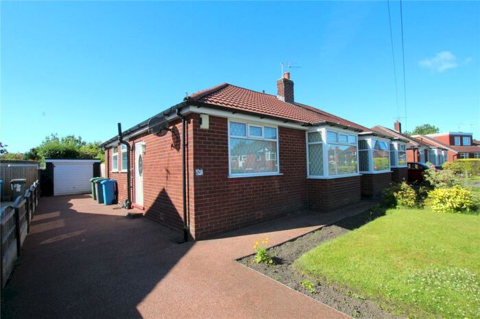 2 Bedroom Bungalow To Rent In Oakbank Avenue, Chadderton, Oldham, Lancashire, OL9