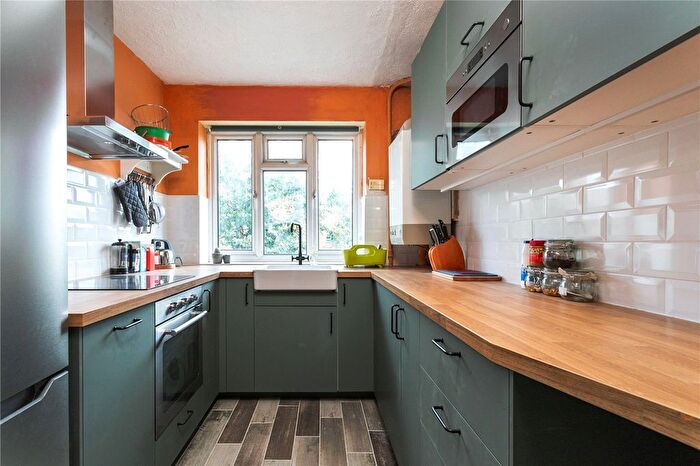 2 Bedroom Flat To Rent In Sylvia Court, Cavendish Street, London, N1