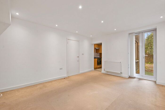 2 Bedroom Flat To Rent In Chamberlayne Road, Kensal Rise, NW10