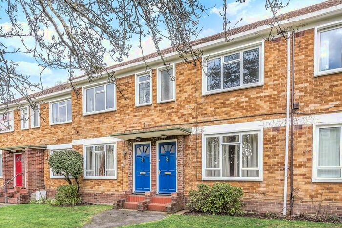 3 Bedroom Apartment To Rent In Abbey Court, Camberley, Surrey, GU15