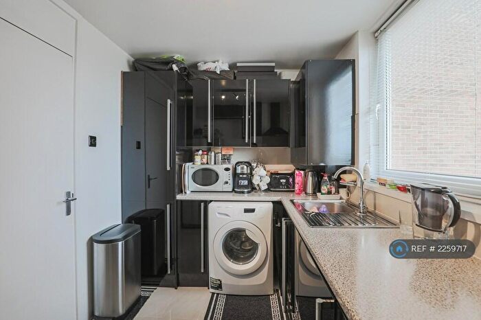 2 Bedroom Flat To Rent In Stevenage Road, London, E6