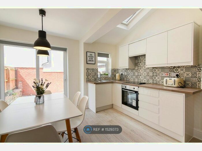 6 Bedroom Terraced House To Rent In Radford Boulevard, Nottingham, NG7