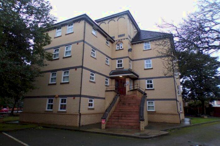 2 Bedroom Flat To Rent In Livingston Apartments, Liverpool, L17