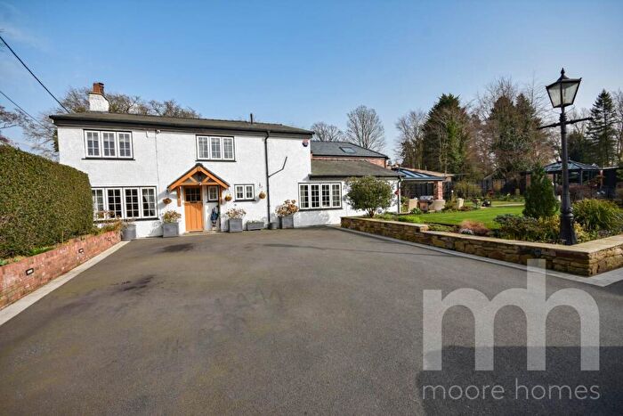 4 Bedroom Detached House For Sale In Brookledge Lane, Adlington, SK10