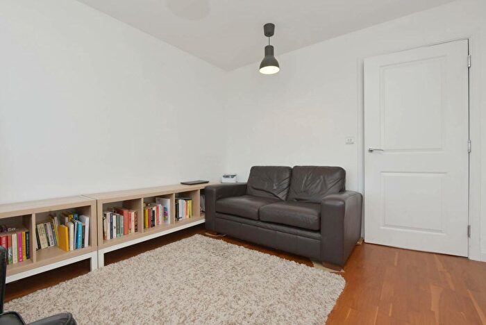 2 Bedroom Flat For Sale In Flat, Flaxmill Place, Edinburgh, EH6