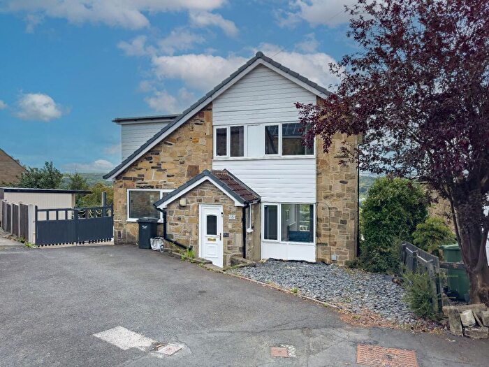 4 Bedroom Detached House For Sale In Savile Close, Clifton, HD6