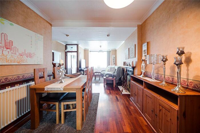 3 Bedroom Terraced House For Sale In Avenue Road, London, N15