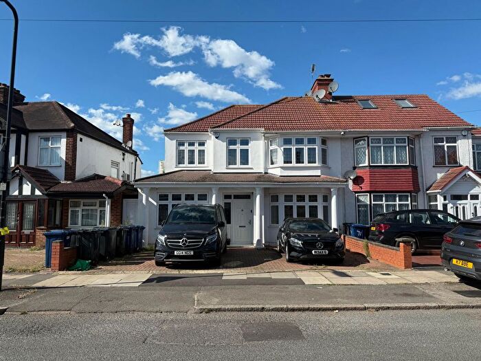 5 Bedroom Semi Detached House For Sale In Melbury Avenue, Southall, UB2