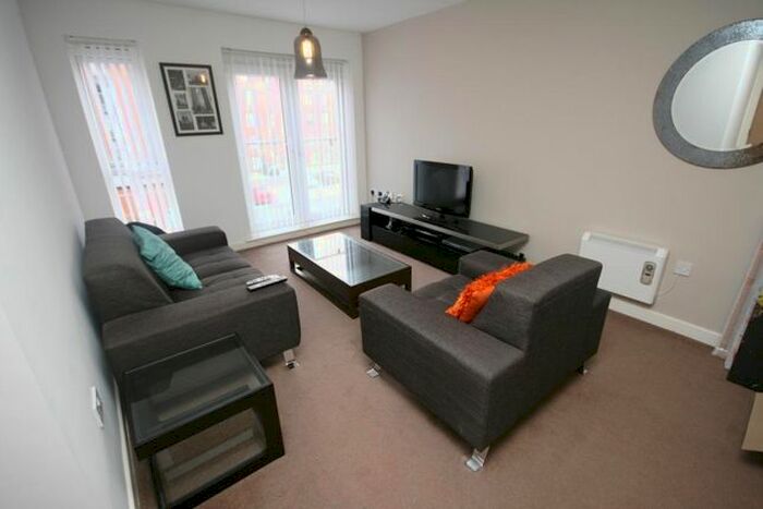 3 Bedroom Flat To Rent In Derwent Street, Salford, M5