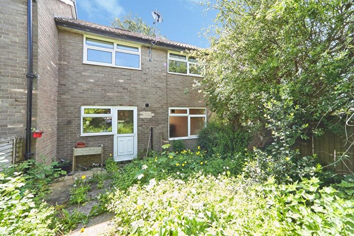 3 Bedroom Terraced House For Sale In Chandos Fold, Leeds, LS8