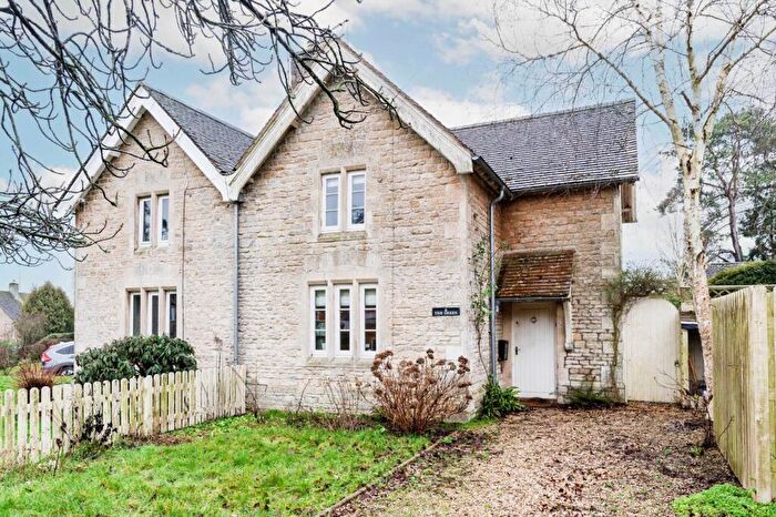 3 Bedroom Semi Detached House For Sale In The Green, Great Rollright, OX7