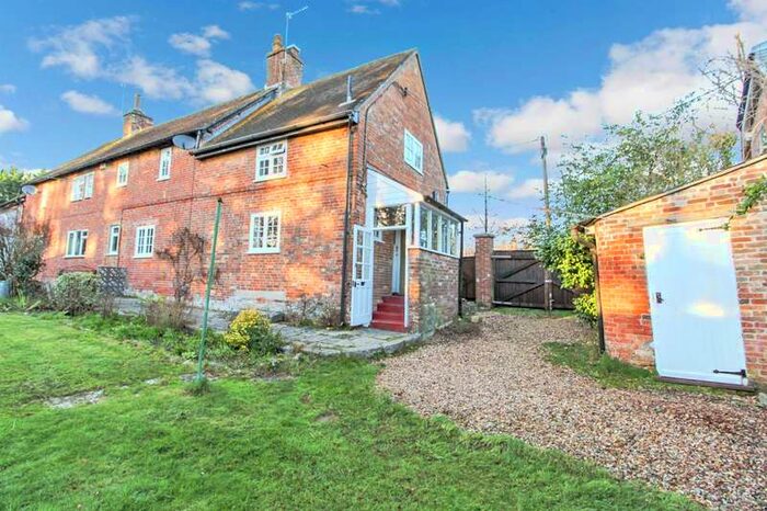 3 Bedroom Semi-Detached House To Rent In Stone Park, Wimborne, Dorset, BH21