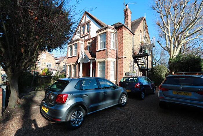 1 Bedroom Flat To Rent In Surbiton, KT6
