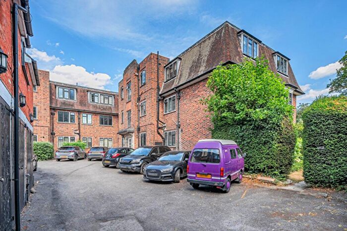 3 Bedroom Flat For Sale In Church Street, Epsom, KT17