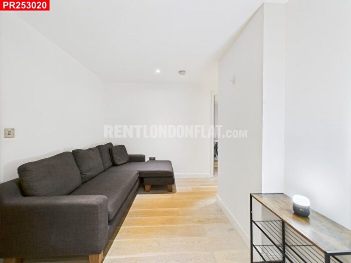 2 Bedroom Flat To Rent In Wharf Road, London, N1