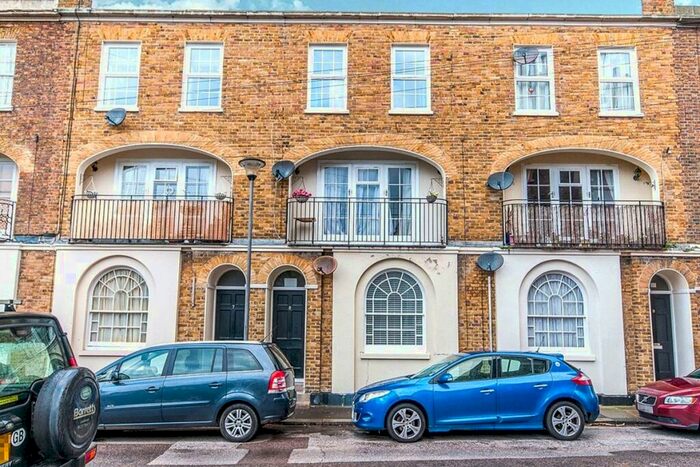 Flat To Rent In La Belle Alliance Square, Ramsgate, Kent, CT11