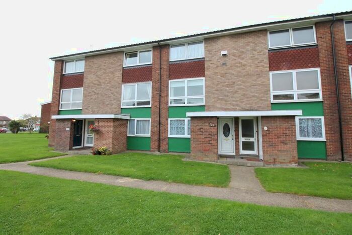2 Bedroom Flat To Rent In Shepherds Close, Romford, London, RM6