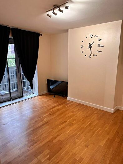 2 Bedroom Flat To Rent In Coles Green Road, London, NW2
