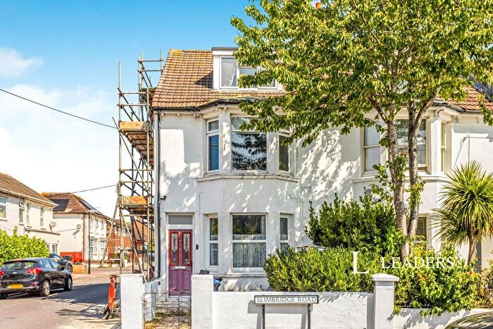 2 Bedroom Flat To Rent In Slimbridge Road, RH15