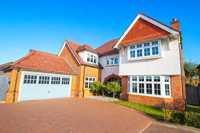 5 Bedroom Detached House For Sale In Featherstone Close, Buckshaw Village, PR7