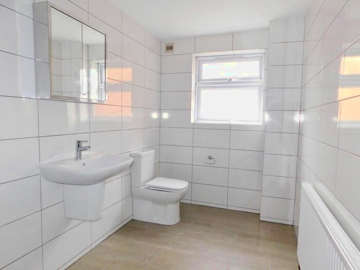 3 Bedroom Terraced House To Rent In Jarrom Street, Leicester, LE2