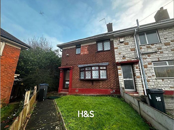 3 Bedroom End Of Terrace House To Rent In Lathom Grove, Birmingham, B33