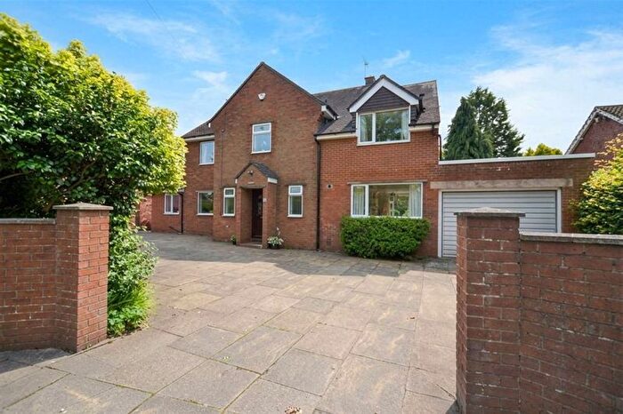 4 Bedroom Detached House For Sale In Middlewich Road, Holmes Chapel, CW4